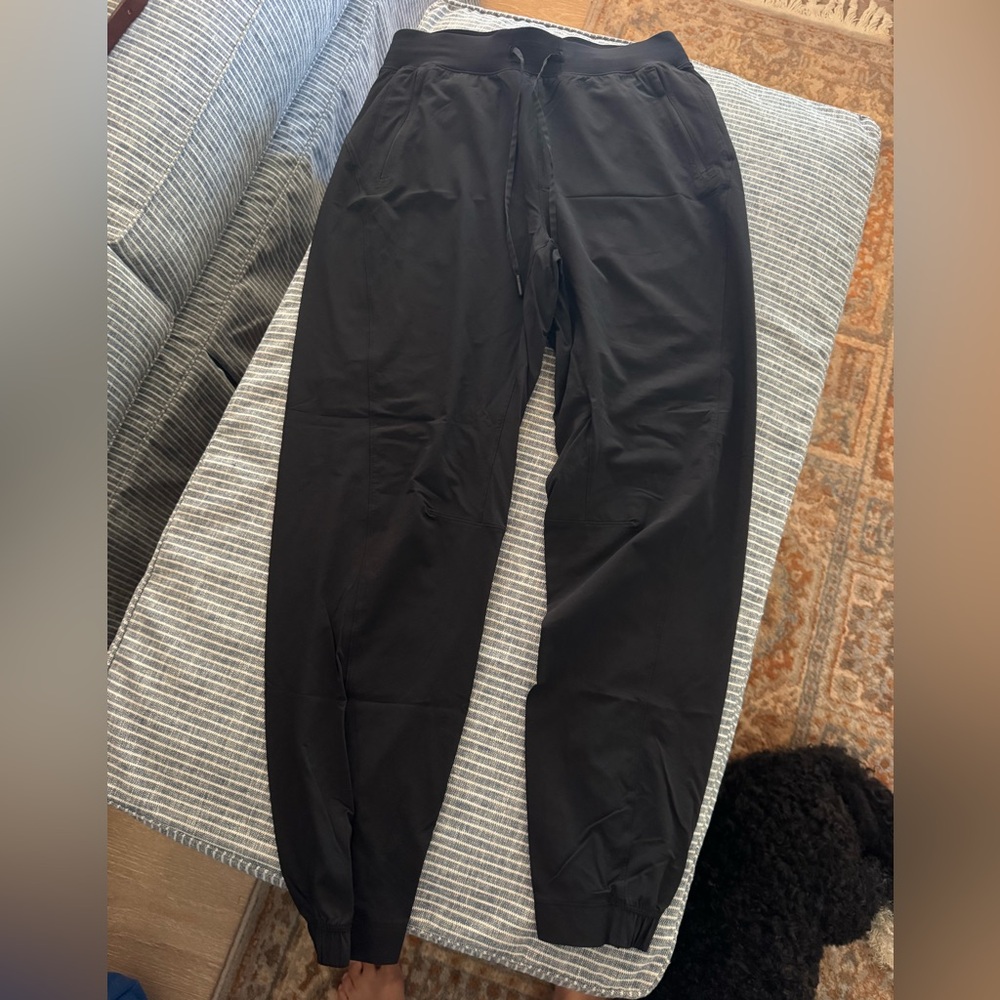 Lululemon black joggers, size 8